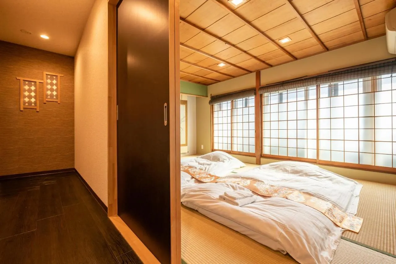 Kumomachiya Gojorakuen Villa Kyoto Japan
