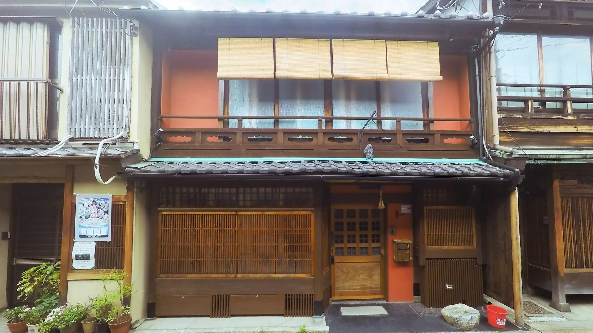 Kumomachiya Gojorakuen Villa Kyoto Japan